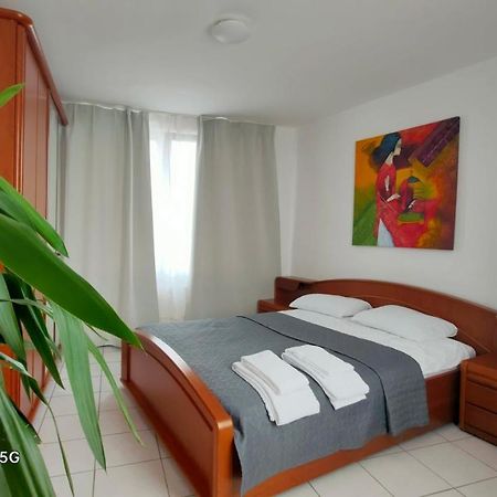 Mooi Slaapkamer! Proper En Compact Place Voor 3 Антверпен Экстерьер фото